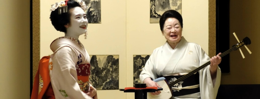 Maiko About to Play Games - The Makanai: Cooking for the Maiko House