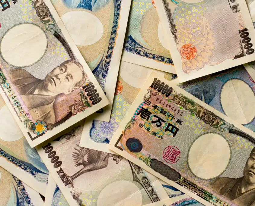 Cash in Japan: 10,000 Yen Bills